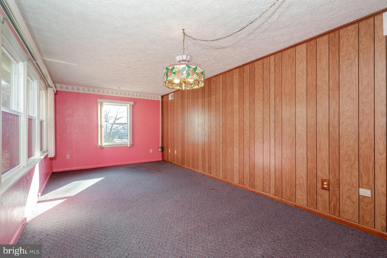 728 Clearview photo 17