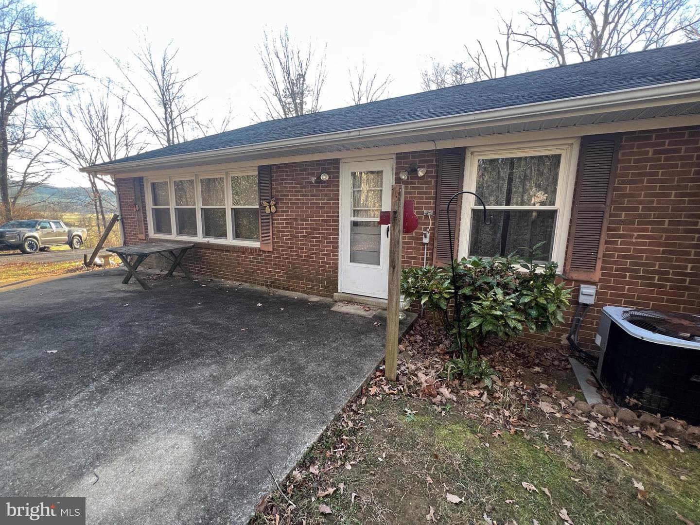 728 Clearview photo 2