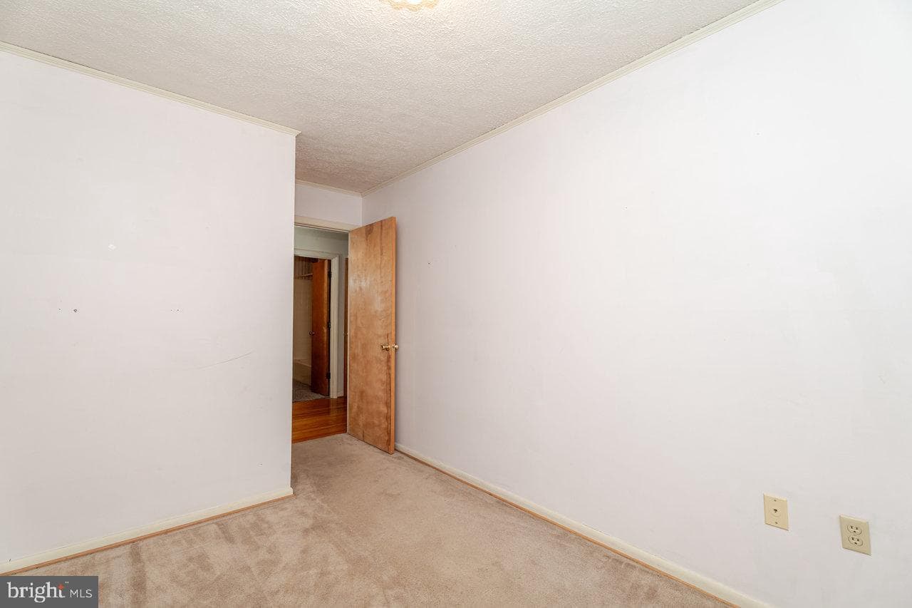 728 Clearview photo 30