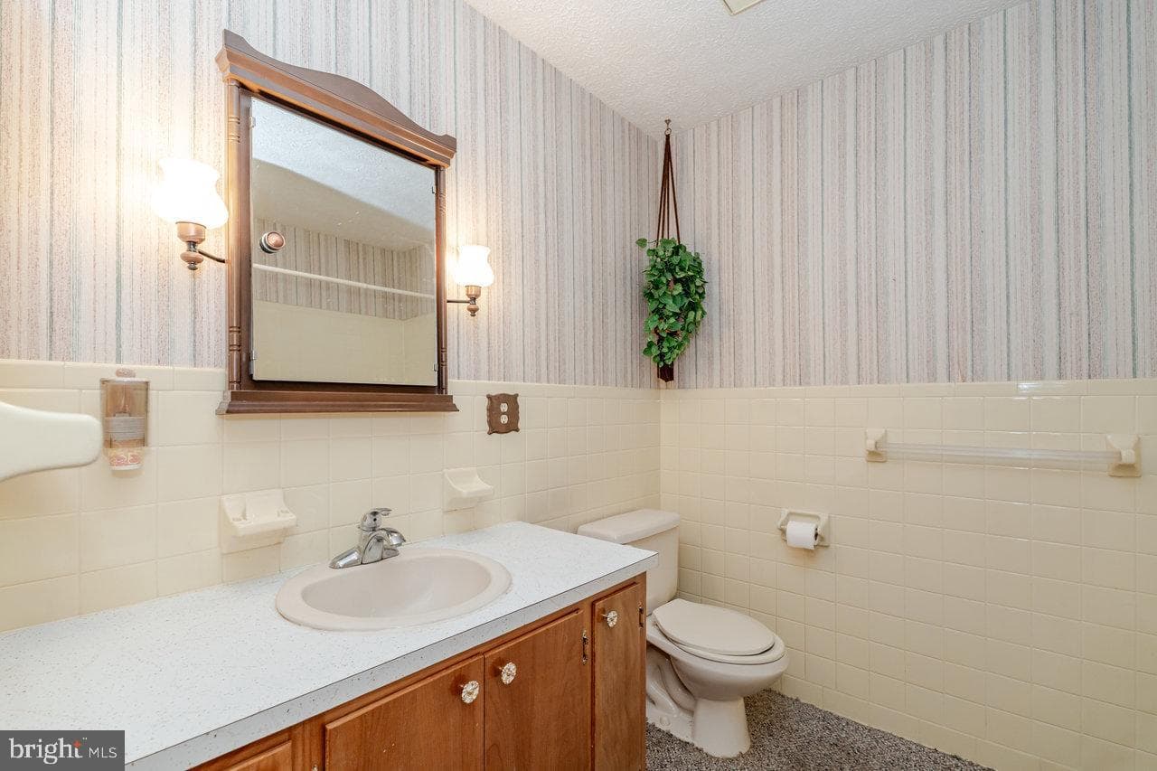 728 Clearview photo 31