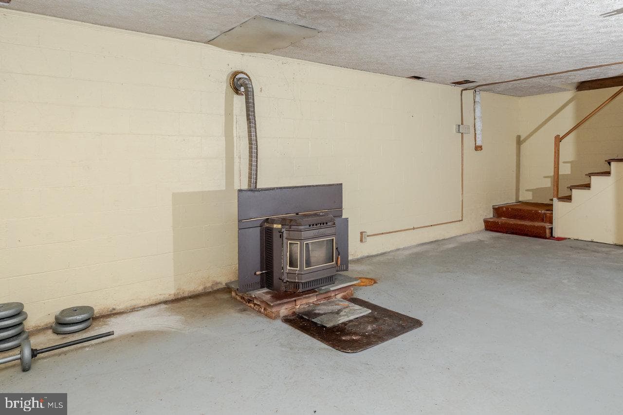 728 Clearview photo 35