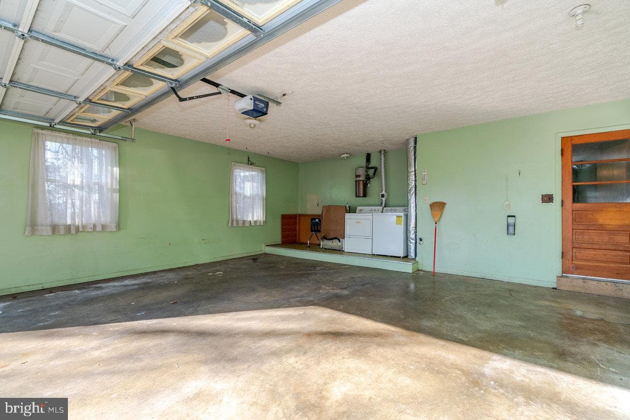 728 Clearview photo 37