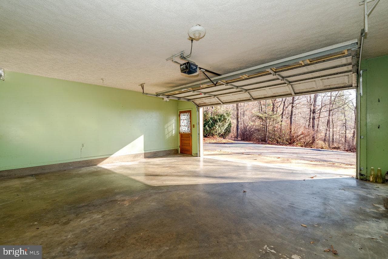 728 Clearview photo 39