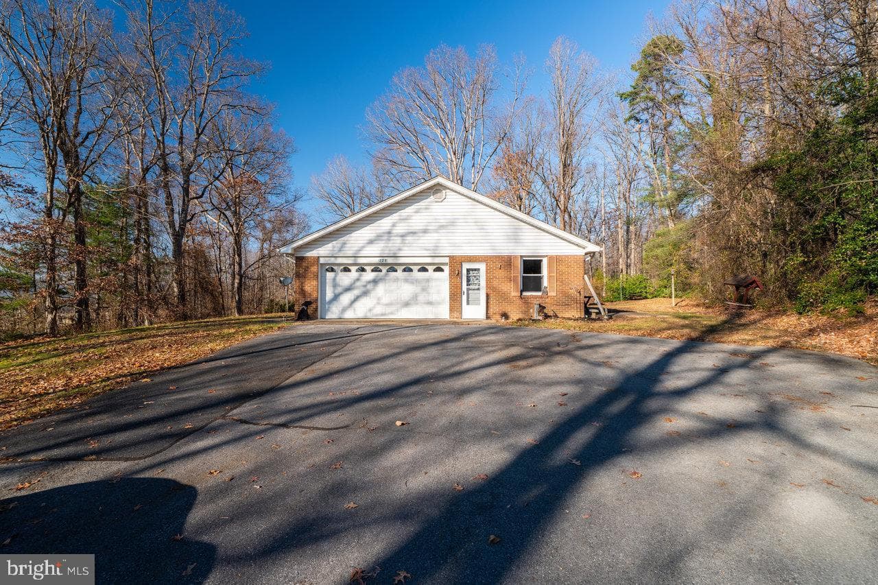 728 Clearview photo 59