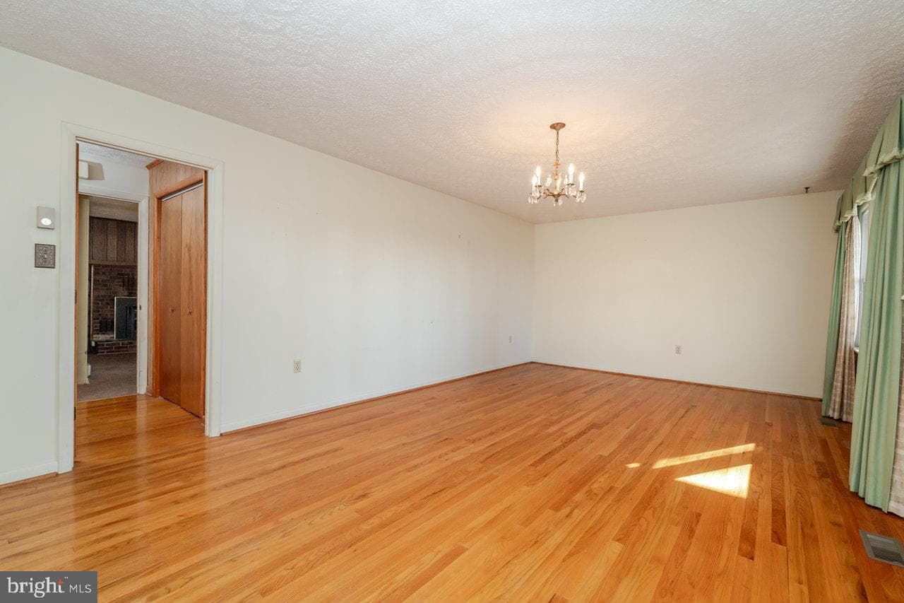728 Clearview photo 7