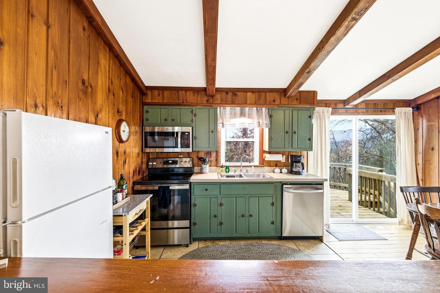 330 Mountainview Drive photo 4