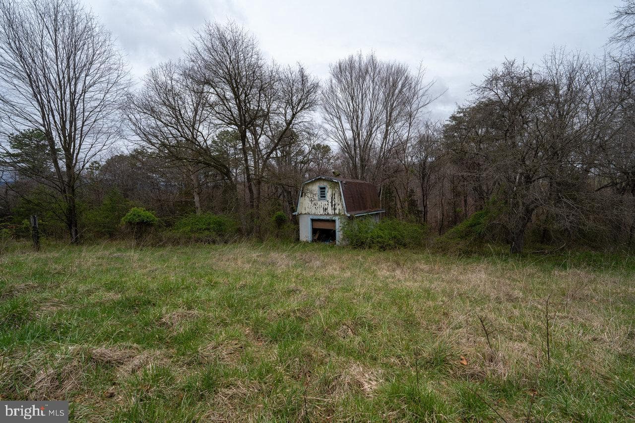 533 Railroad Avenue photo 22