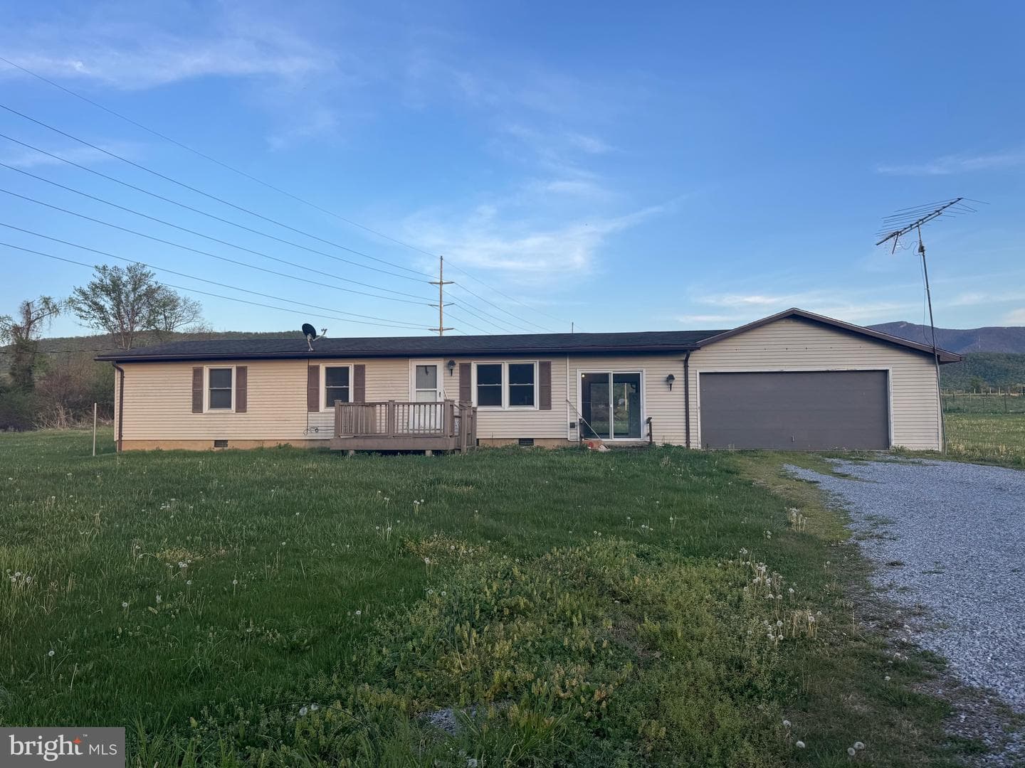 368 Winkler Road photo 2