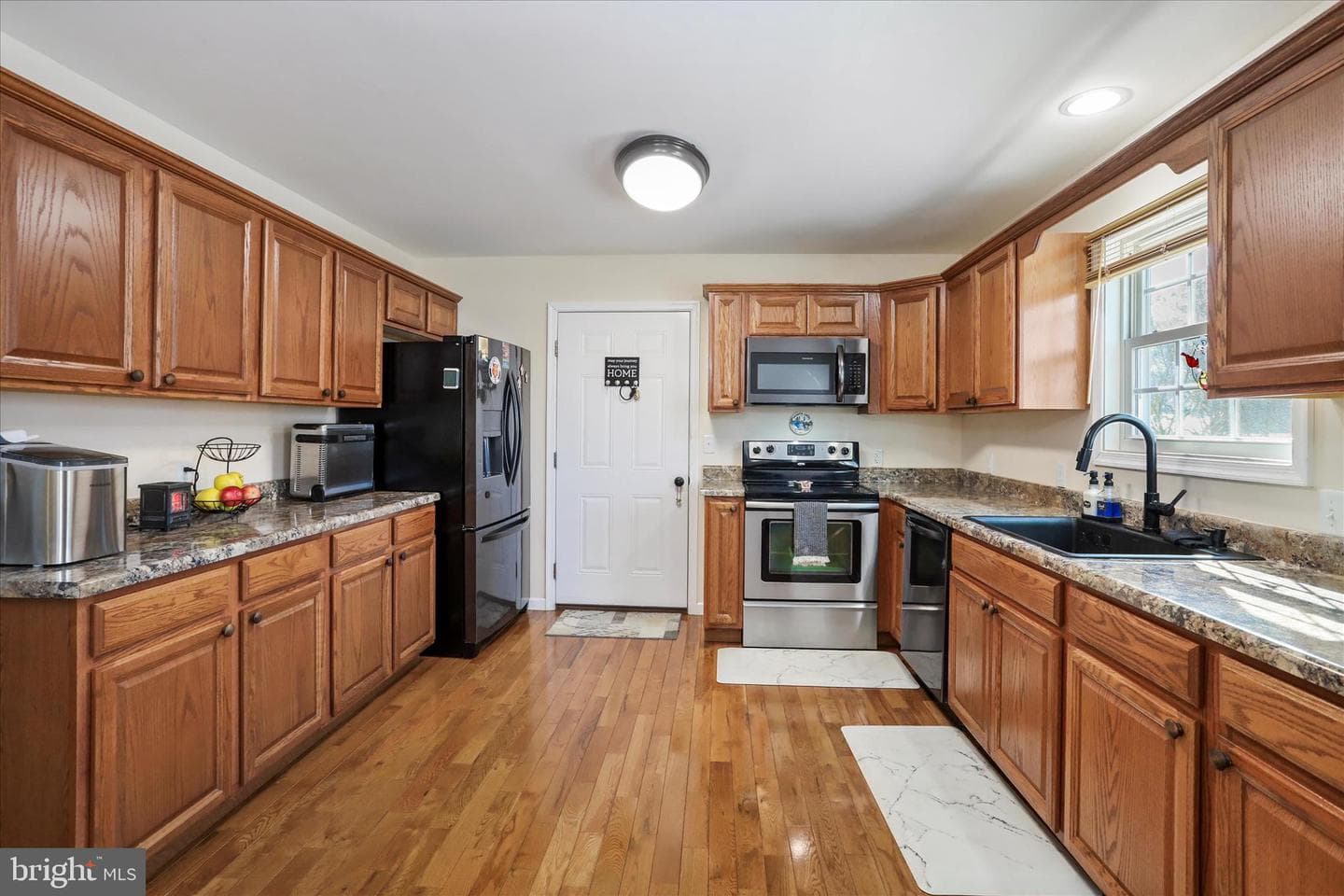 300 Park Road photo 10