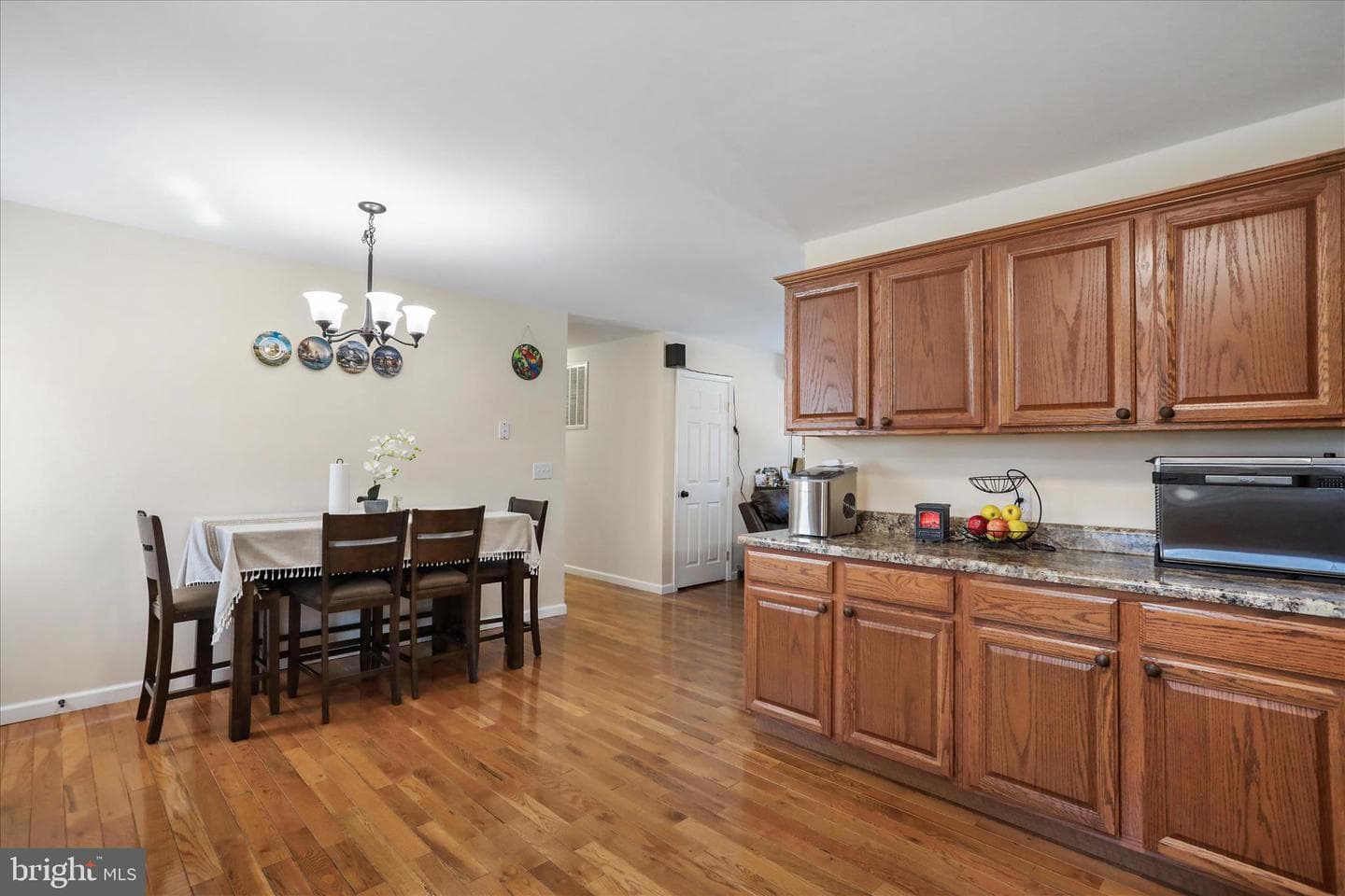 300 Park Road photo 11