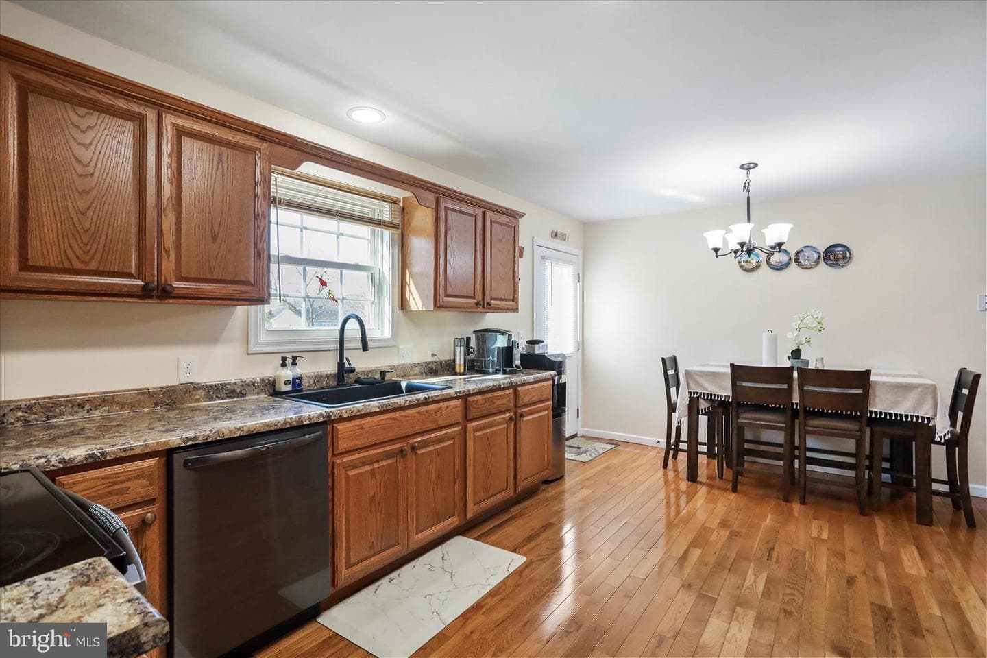 300 Park Road photo 14