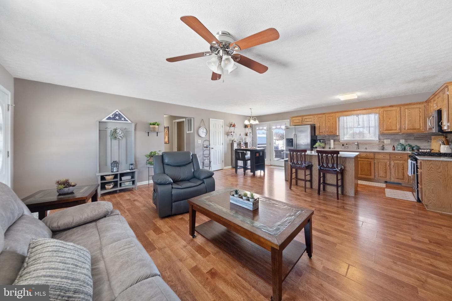 450 Creekside Drive photo 4