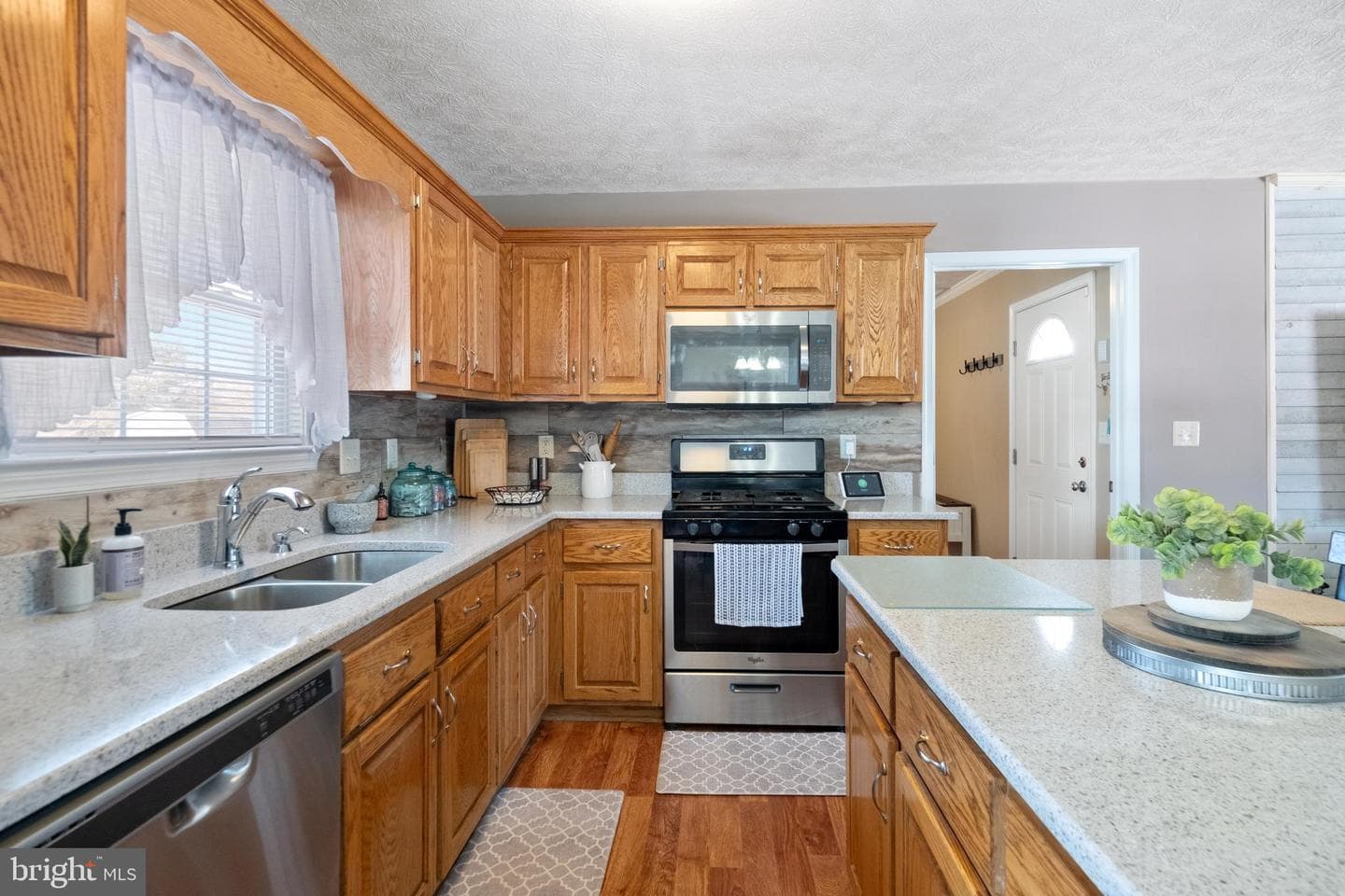 450 Creekside Drive photo 5