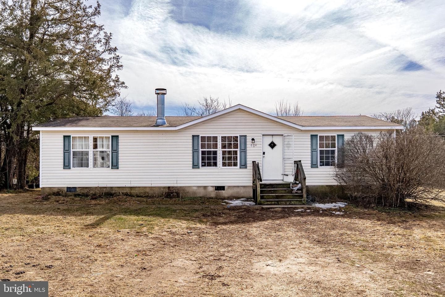 684 Jollett Road photo 1
