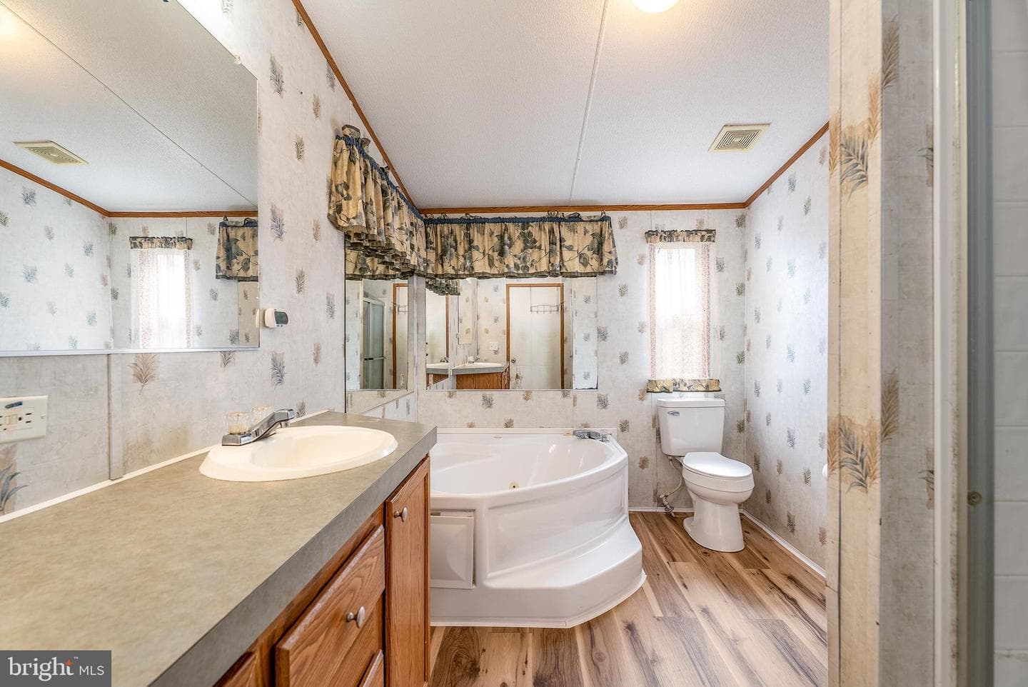 684 Jollett Road photo 23