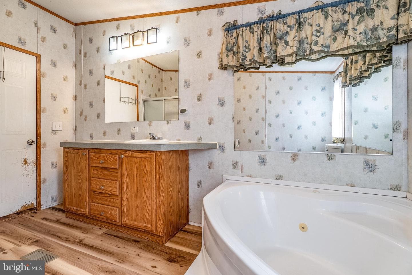 684 Jollett Road photo 25