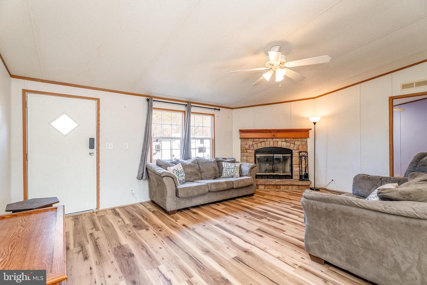 684 Jollett Road photo 3
