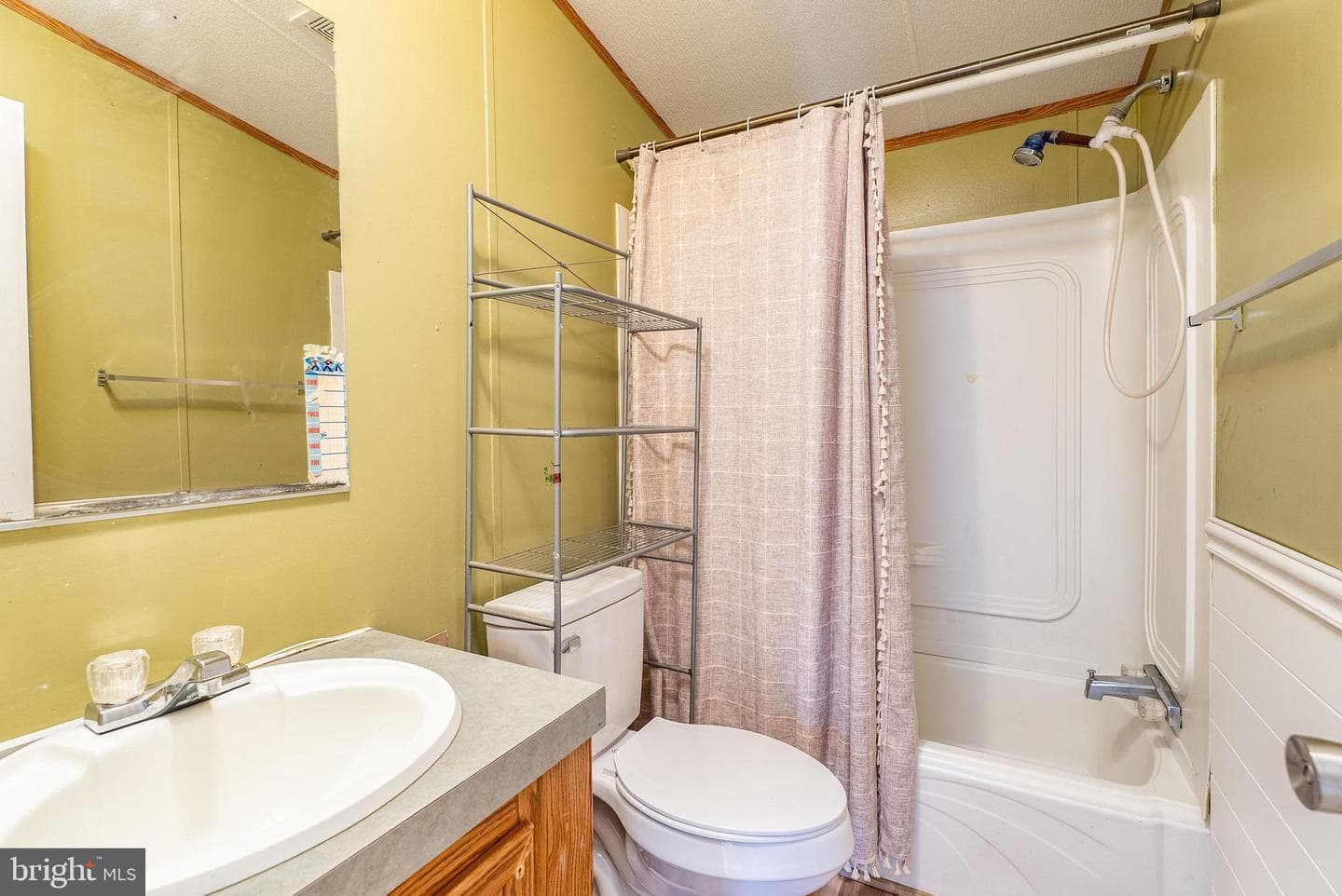 684 Jollett Road photo 32