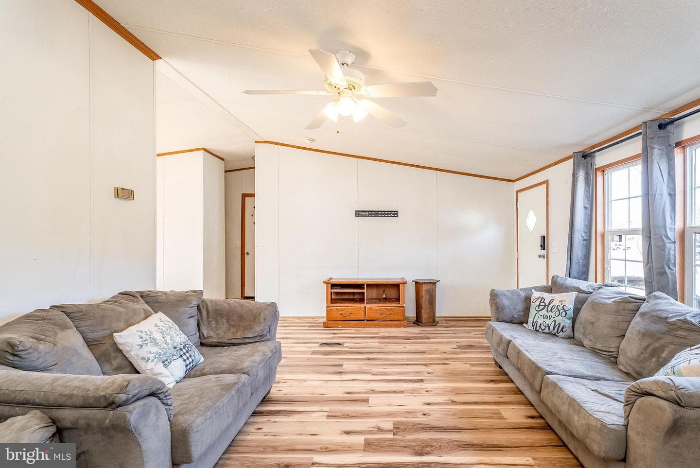 684 Jollett Road photo 6