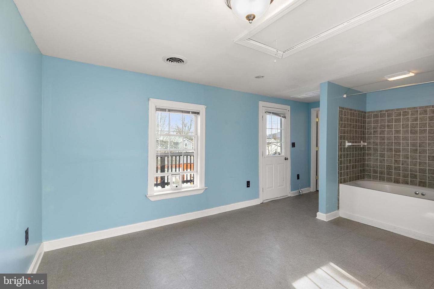 115 E Page Street photo 20