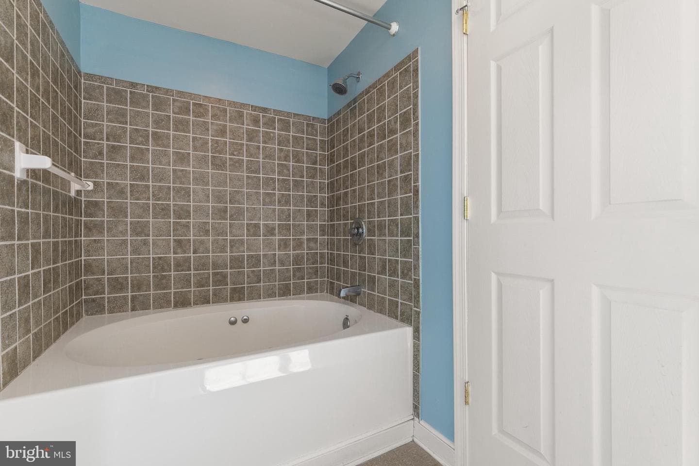 115 E Page Street photo 21