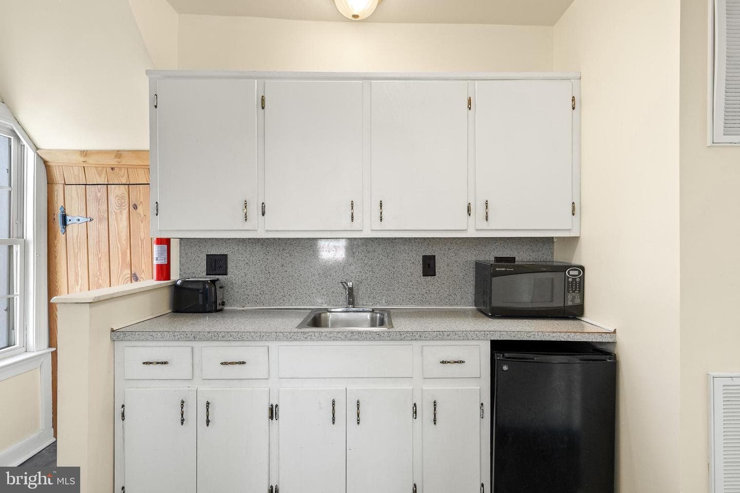 115 E Page Street photo 5