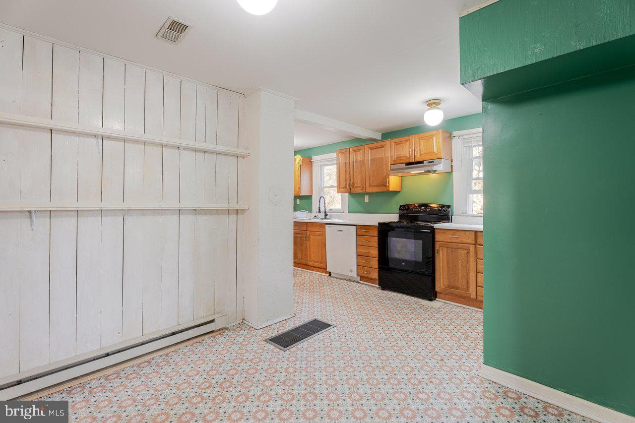 723 Sedwick Road photo 12