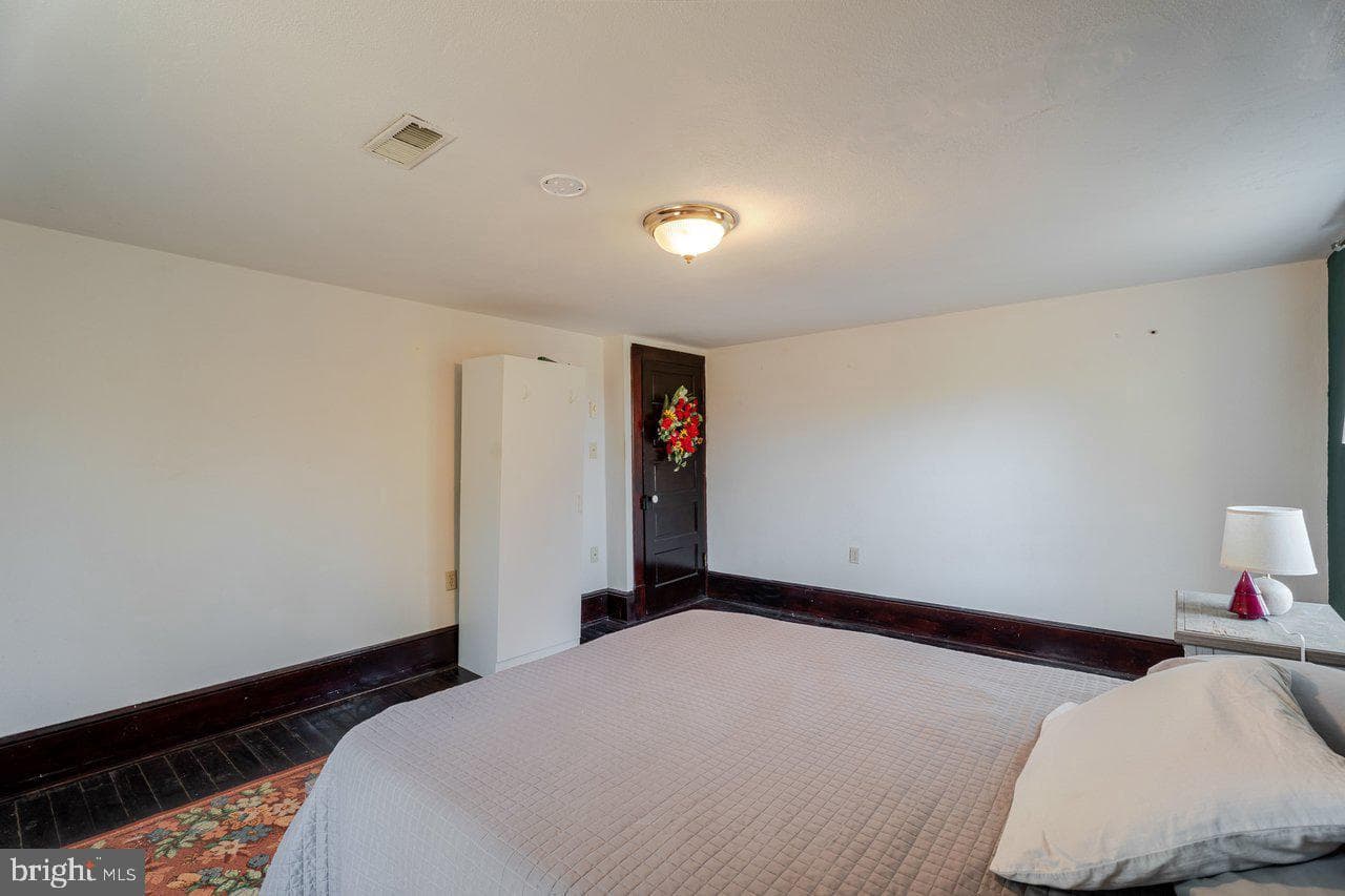 723 Sedwick Road photo 30