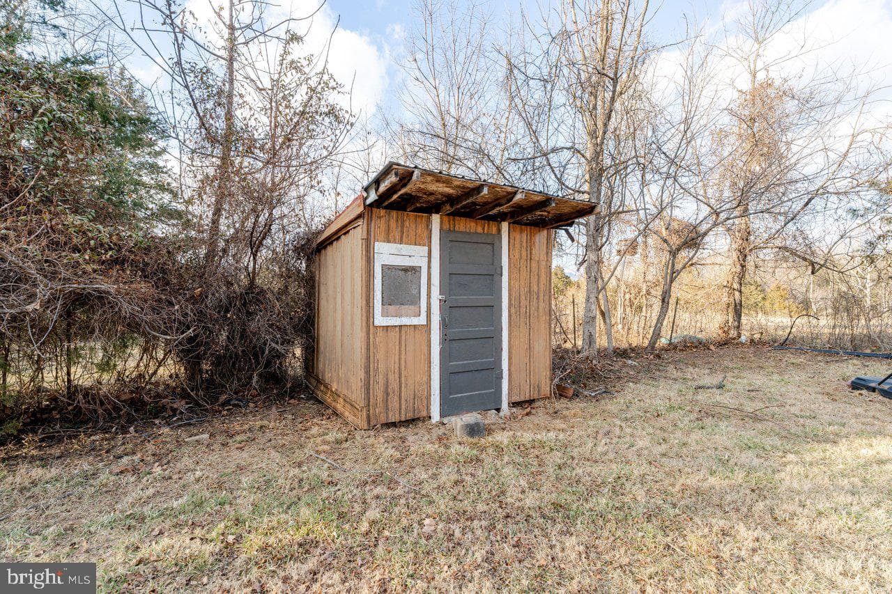 723 Sedwick Road photo 41