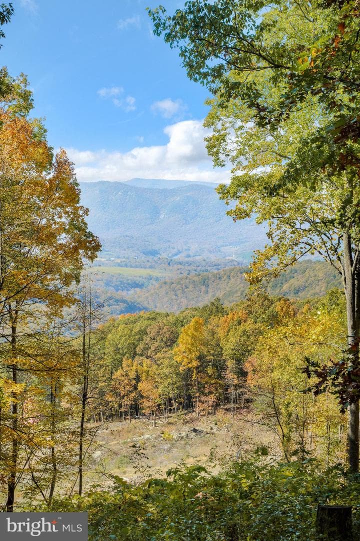 698 Valley View Road photo 48