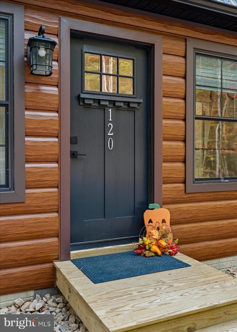 120 Catalpa Court photo 5