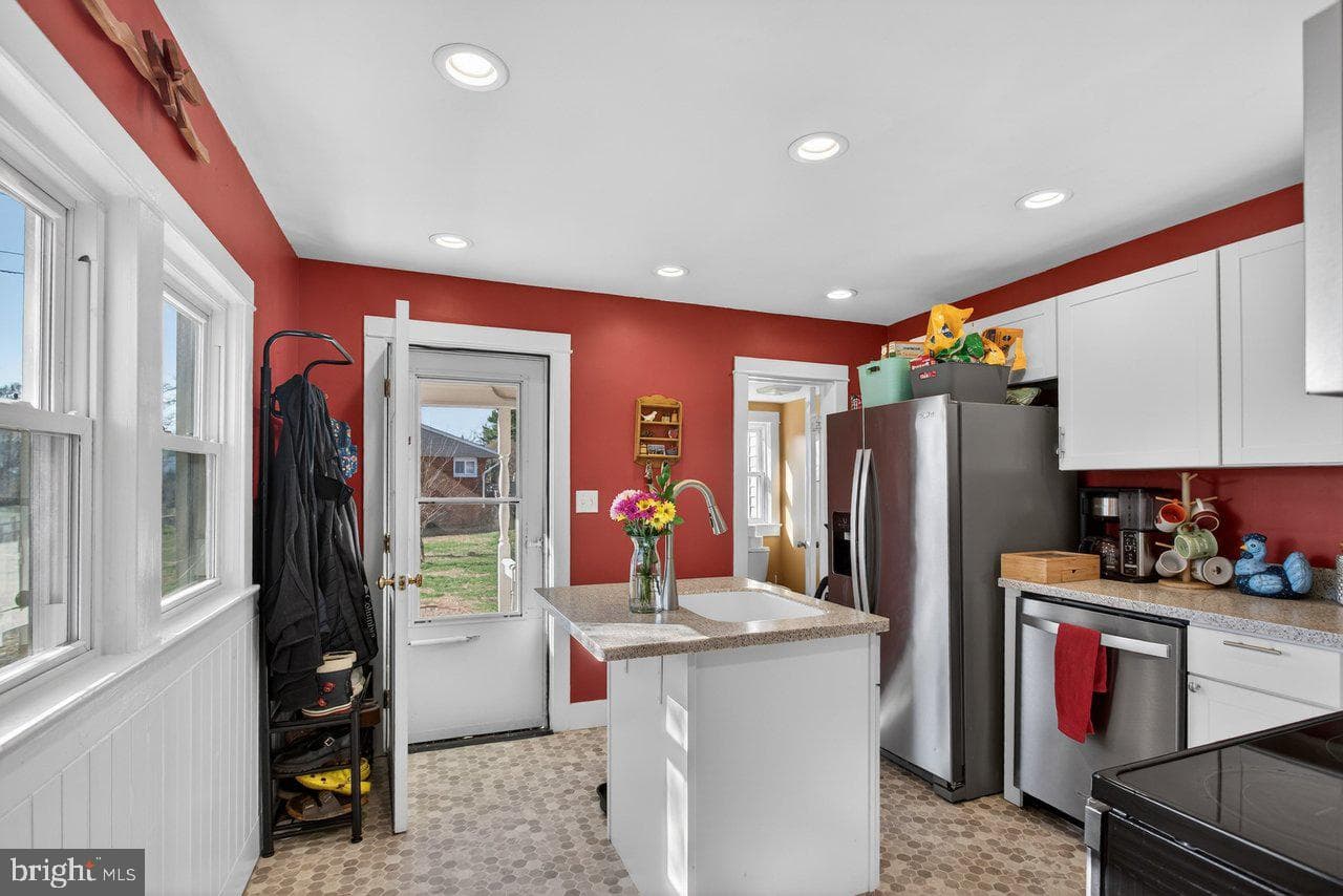 82 Rosser Drive photo 7