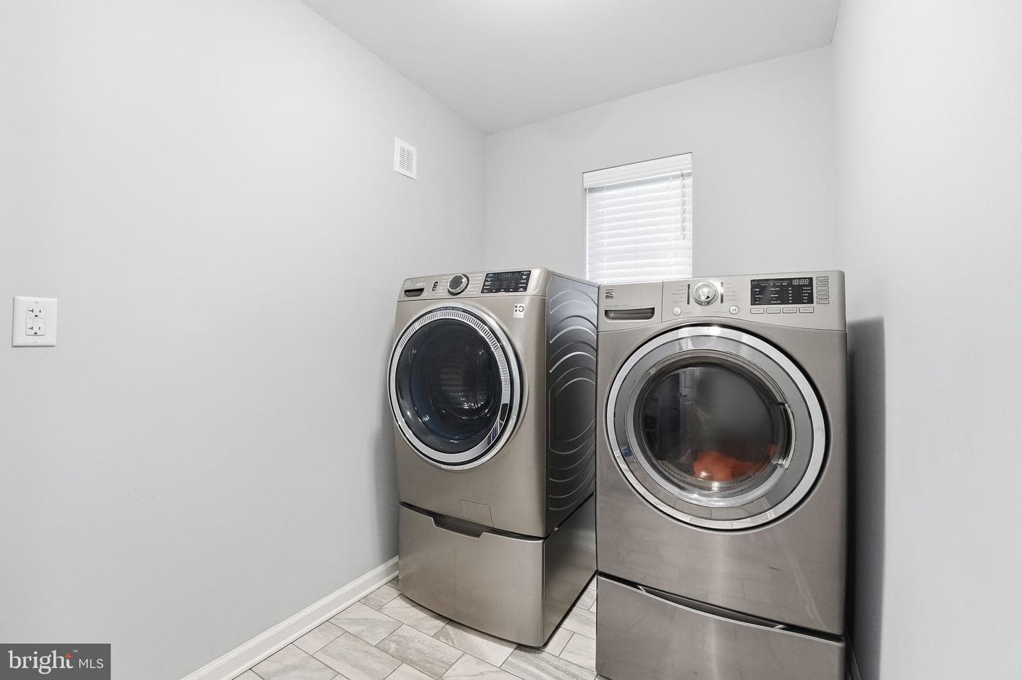133 Arthur Lane photo 18
