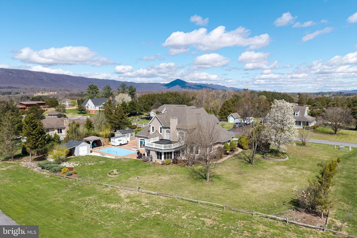 485 Beall Avenue photo 101