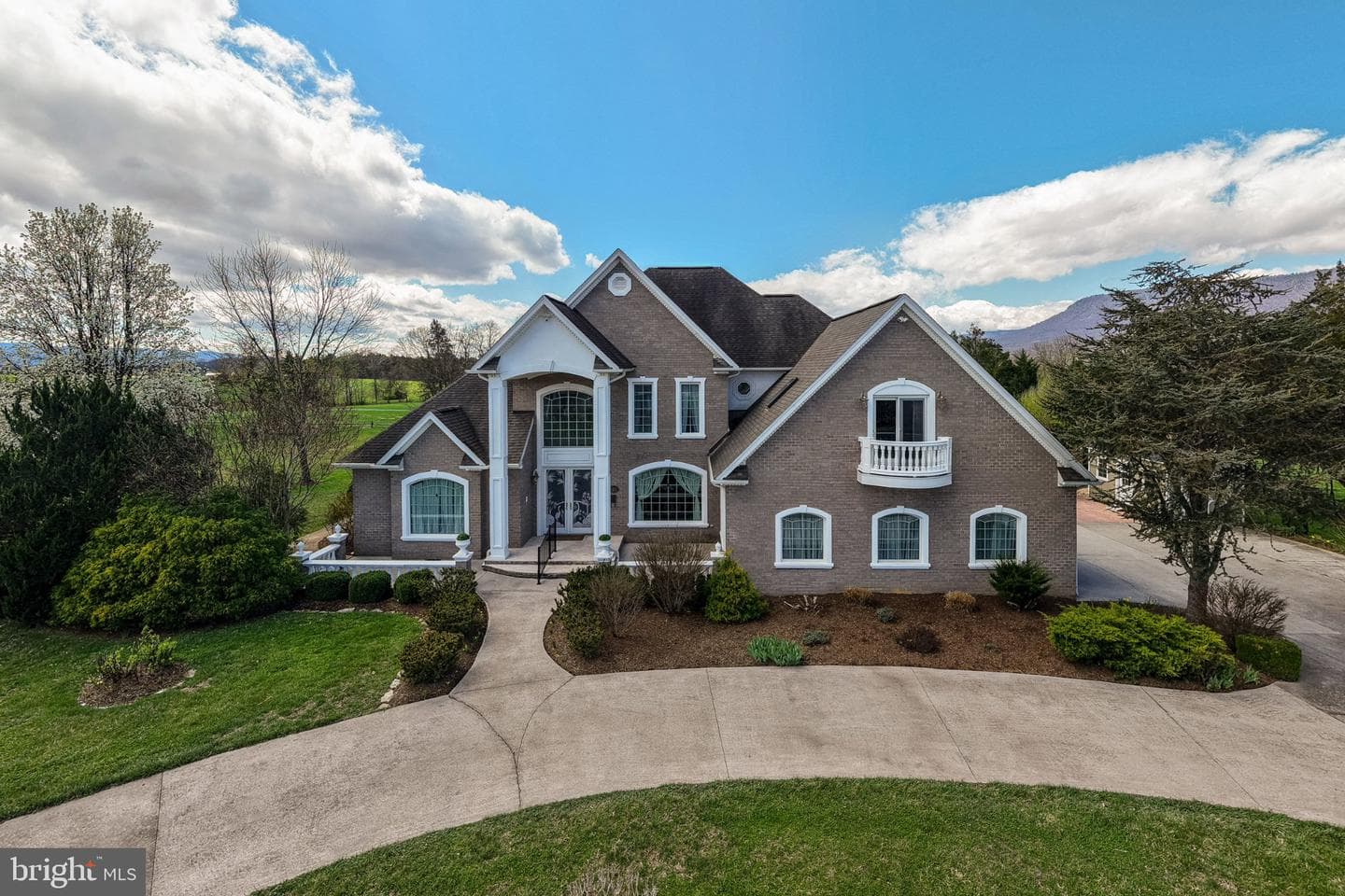 485 Beall Avenue photo 3