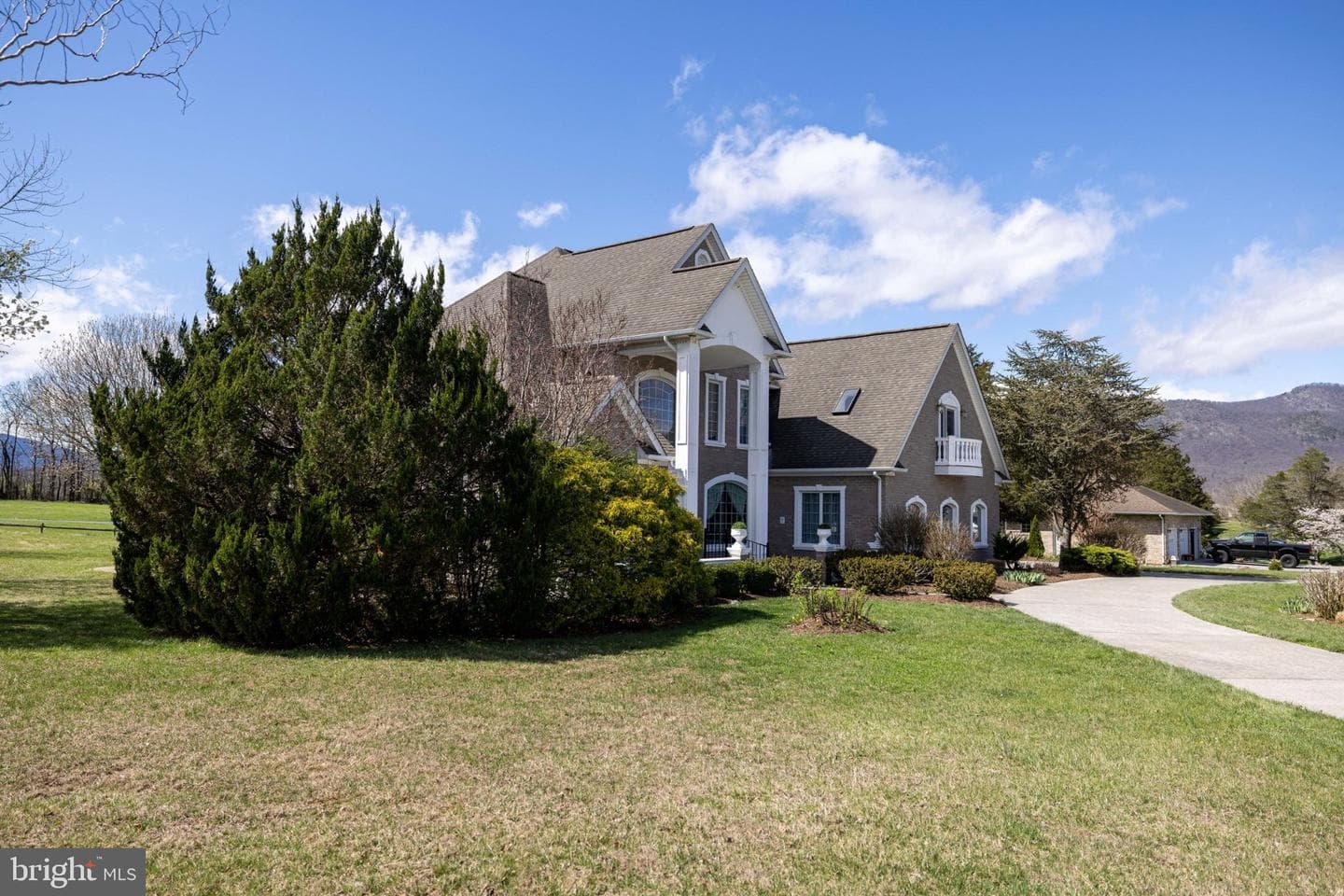485 Beall Avenue photo 4