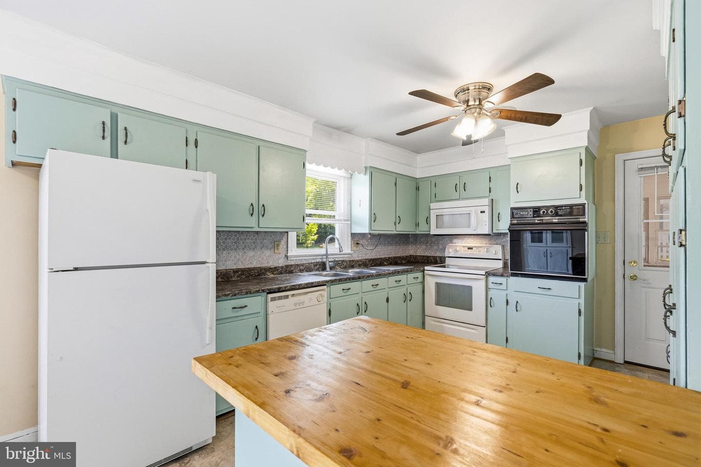 25 Woodland Park Drive photo 19