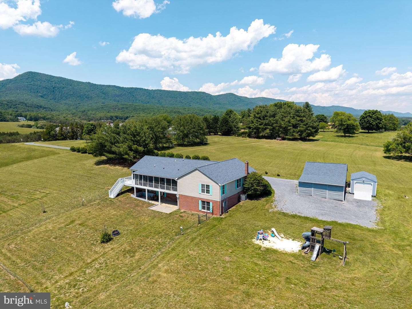 217 Silver Bell Lane, Luray