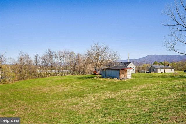 160 Honeysuckle Lane photo 36