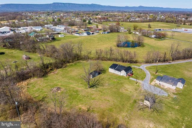 160 Honeysuckle Lane photo 41