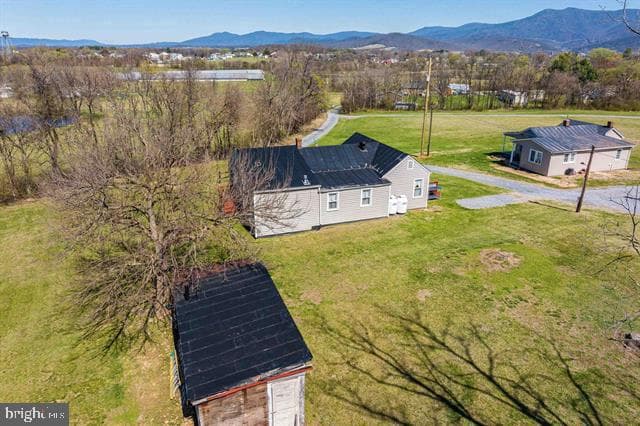 160 Honeysuckle Lane photo 46