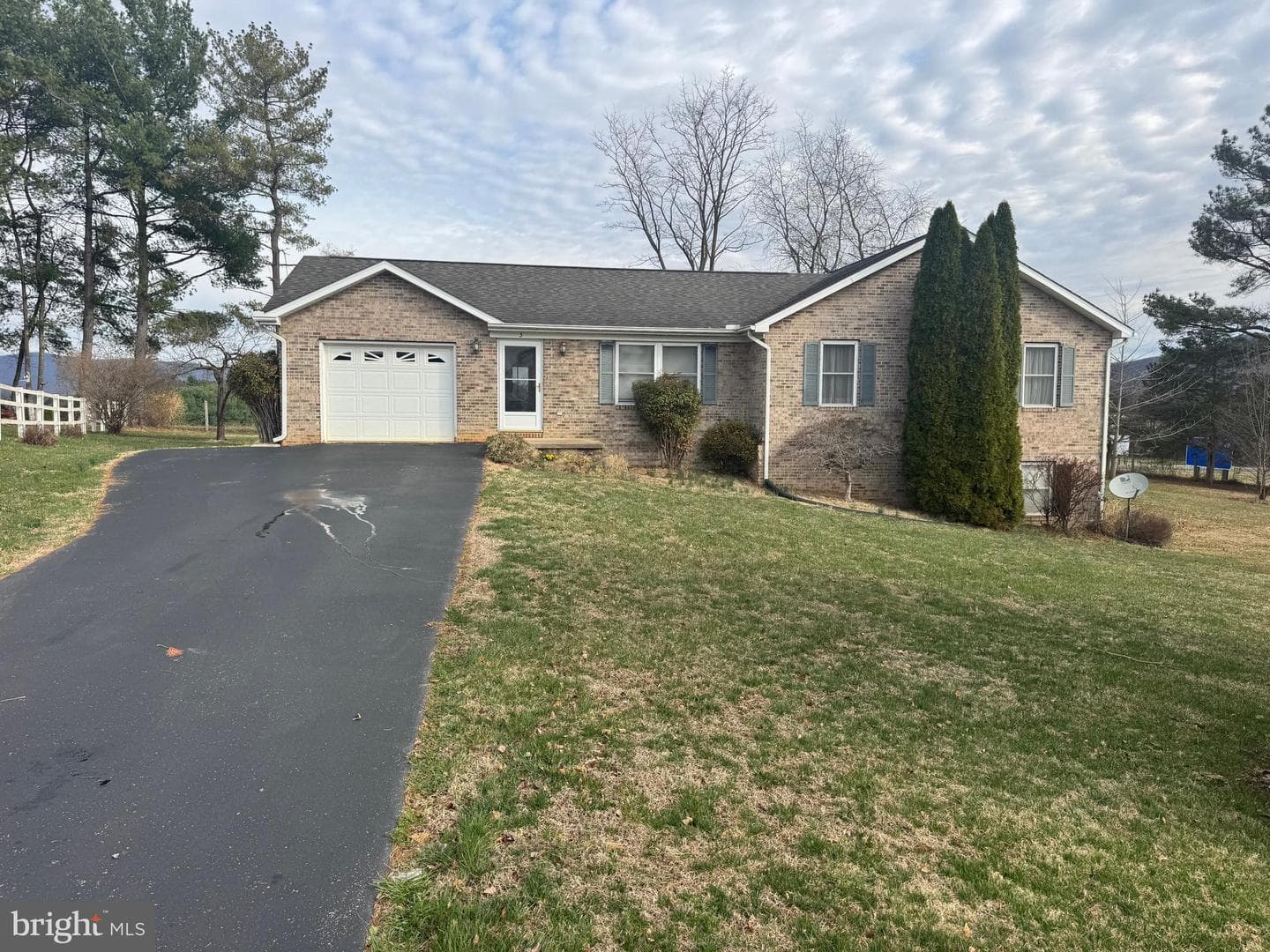 5 Hite Court photo 2