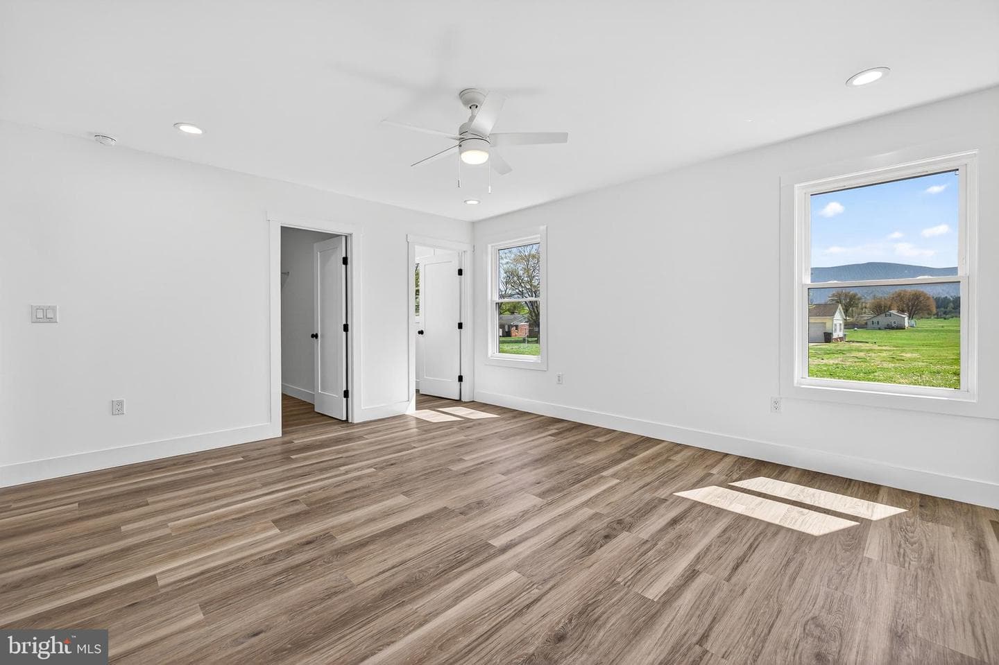 551 Park Rd photo 28