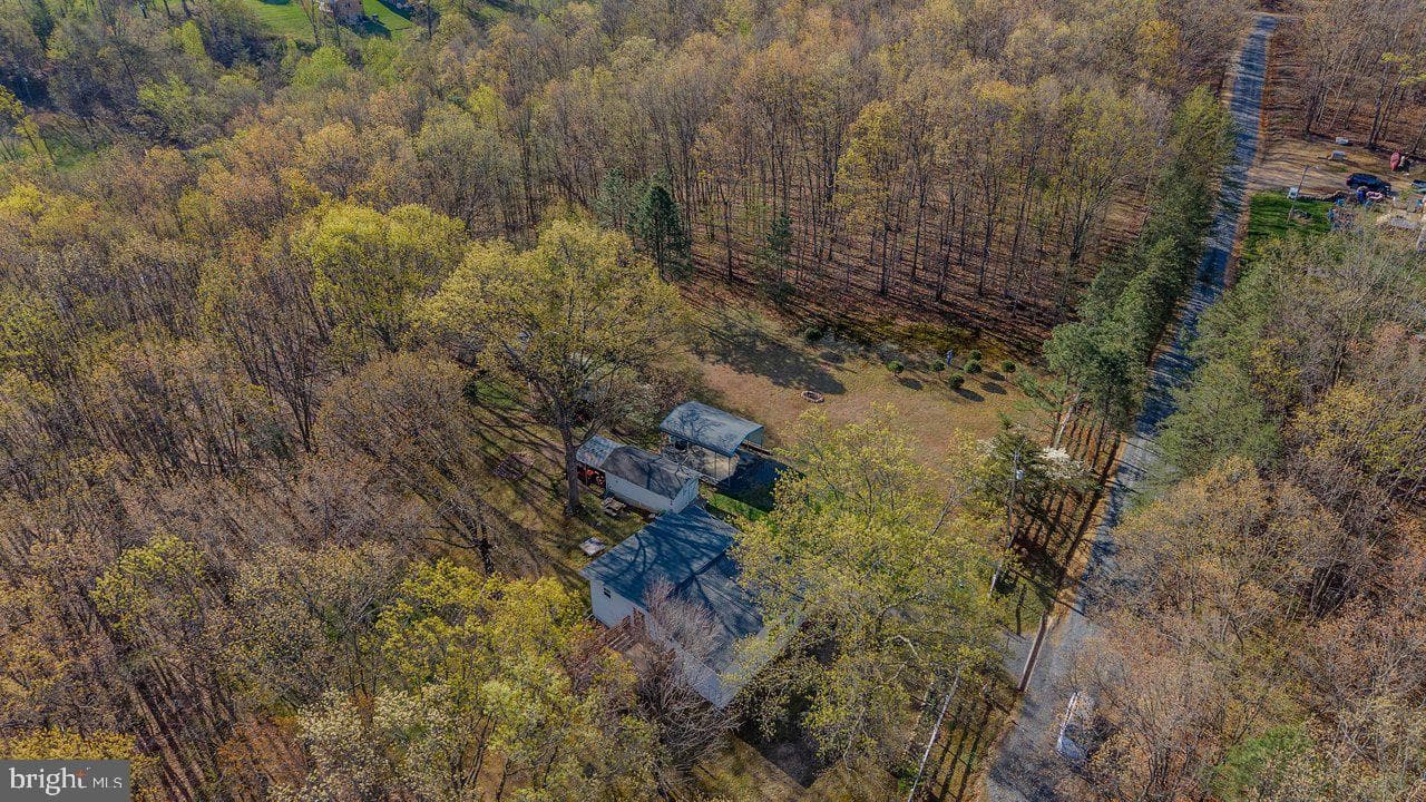 160 Gale Lane photo 32