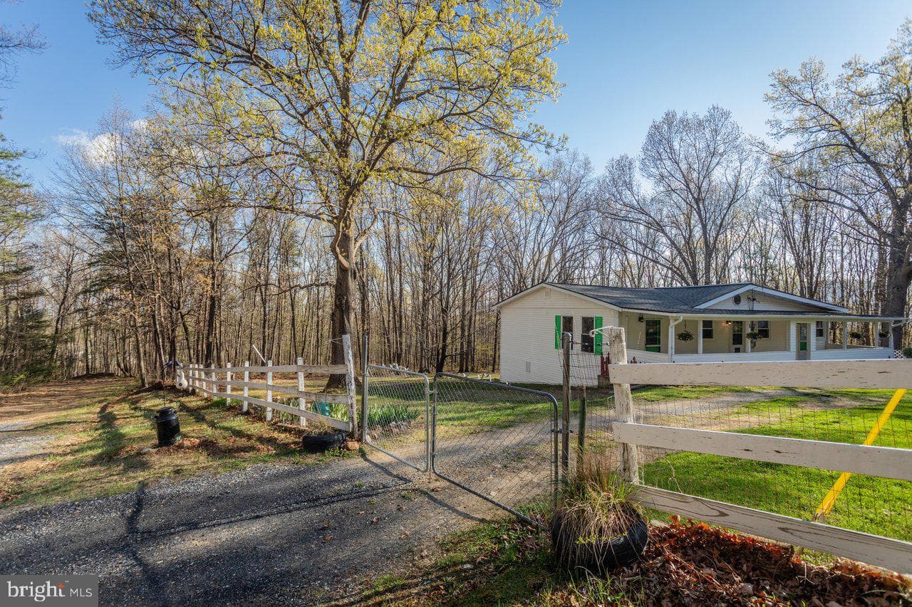 160 Gale Lane photo 44