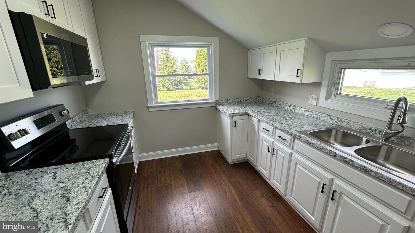 206 2nd Street photo 15
