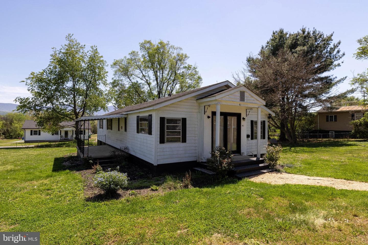 411 Fourth Street, Luray