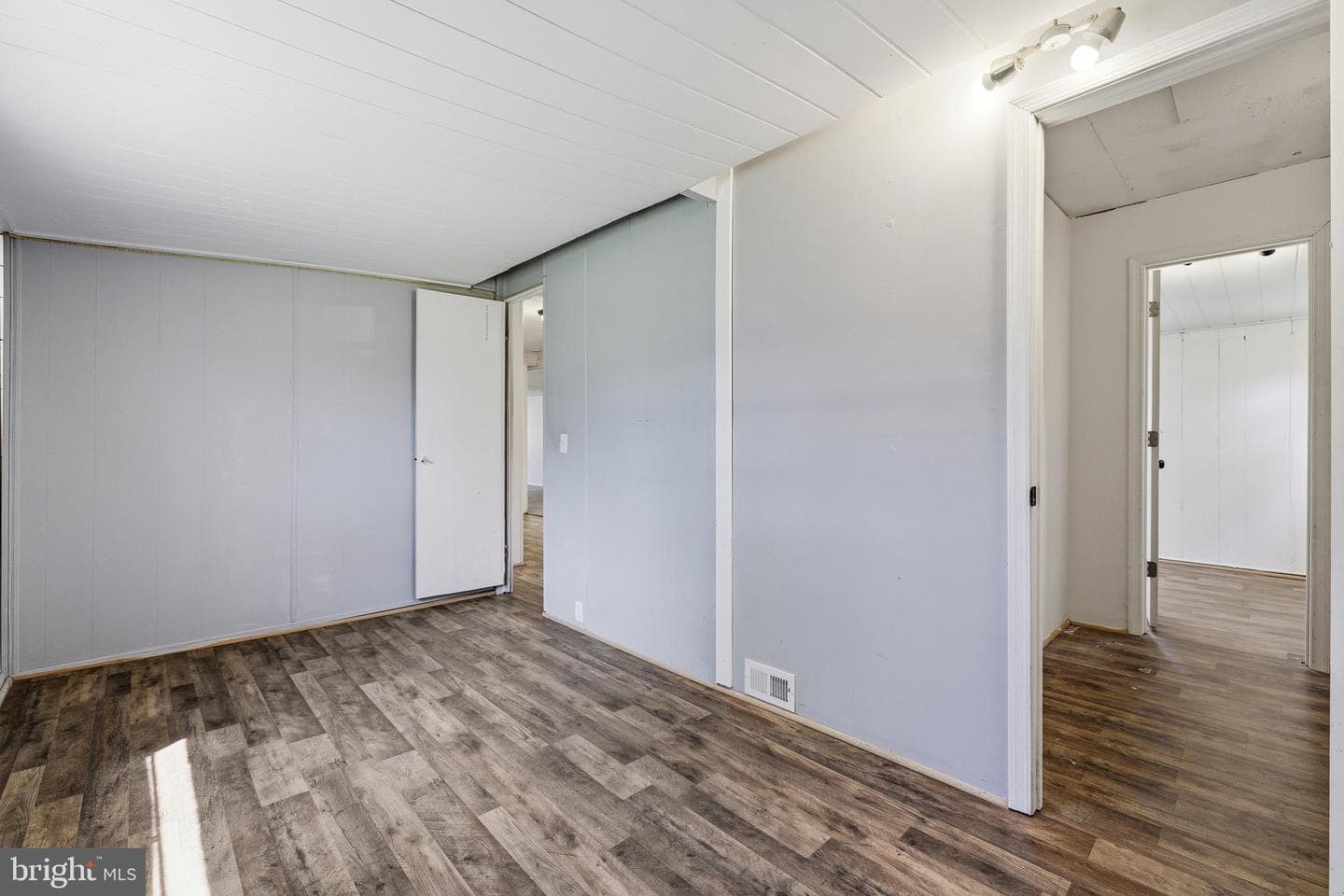 411 Fourth Street photo 22
