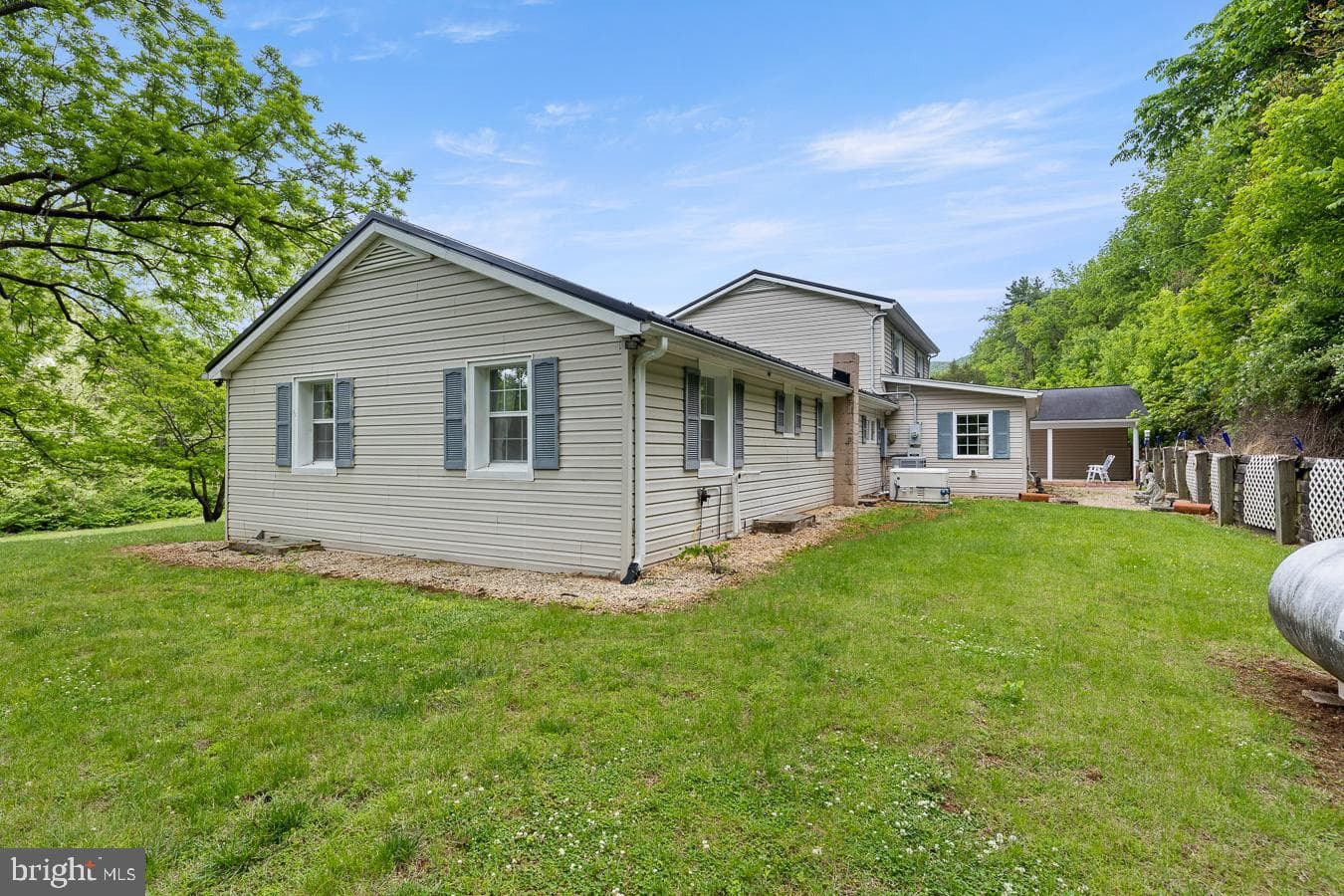 2586 Pine Grove photo 36