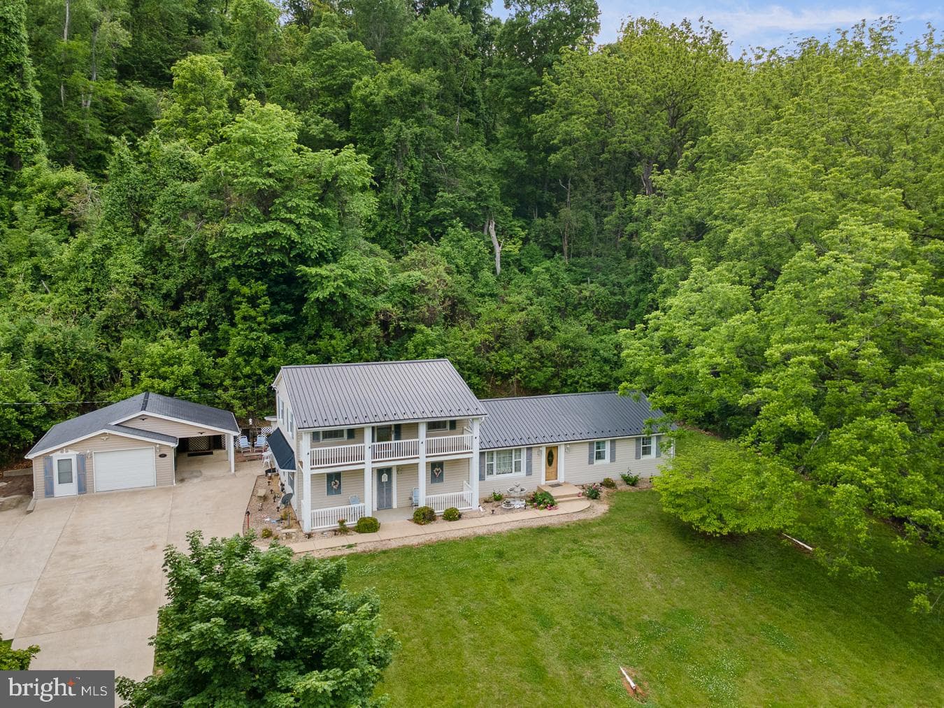 2586 Pine Grove photo 38